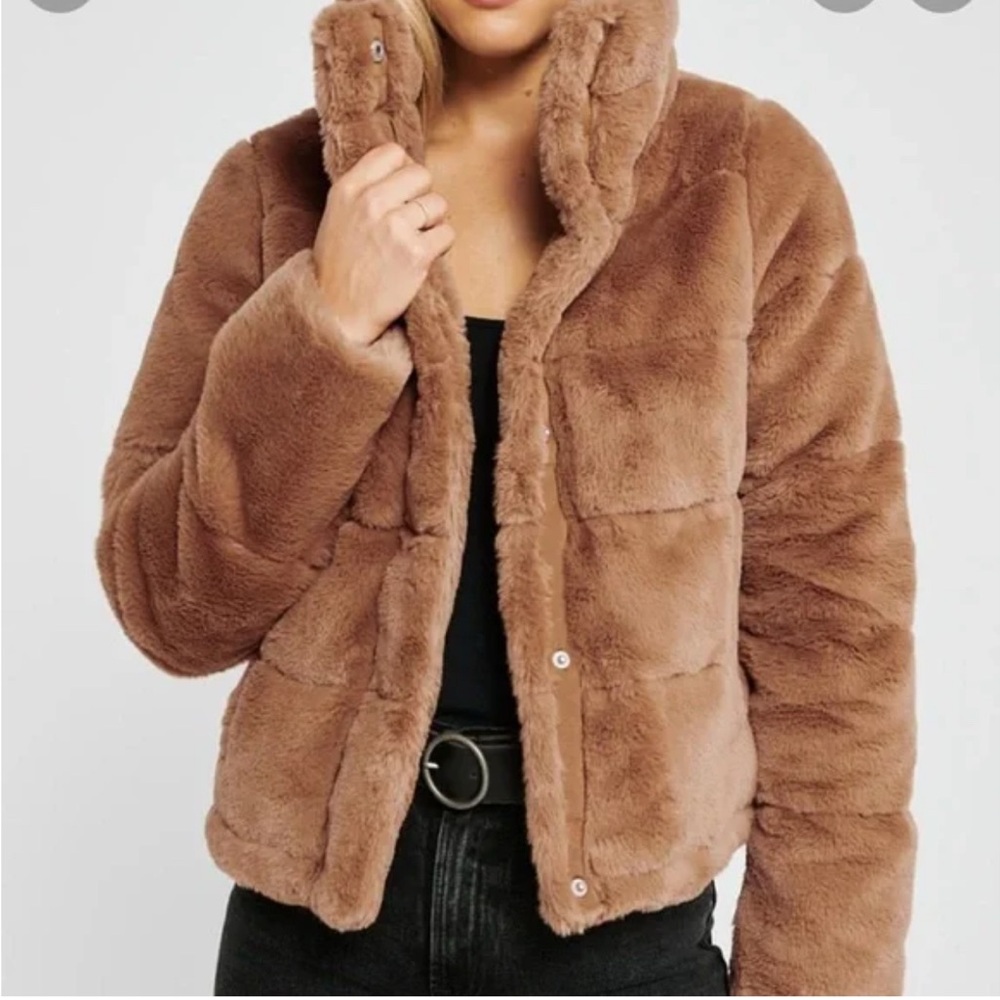 Abercrombie & Finch • A&F Mini Puffer